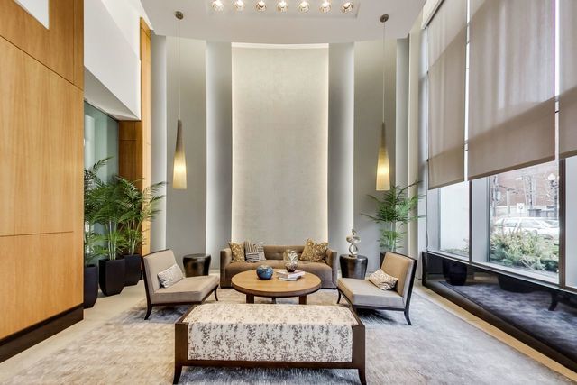 100 E 14th St, Chicago, IL 60605 - Photo 8 of 31