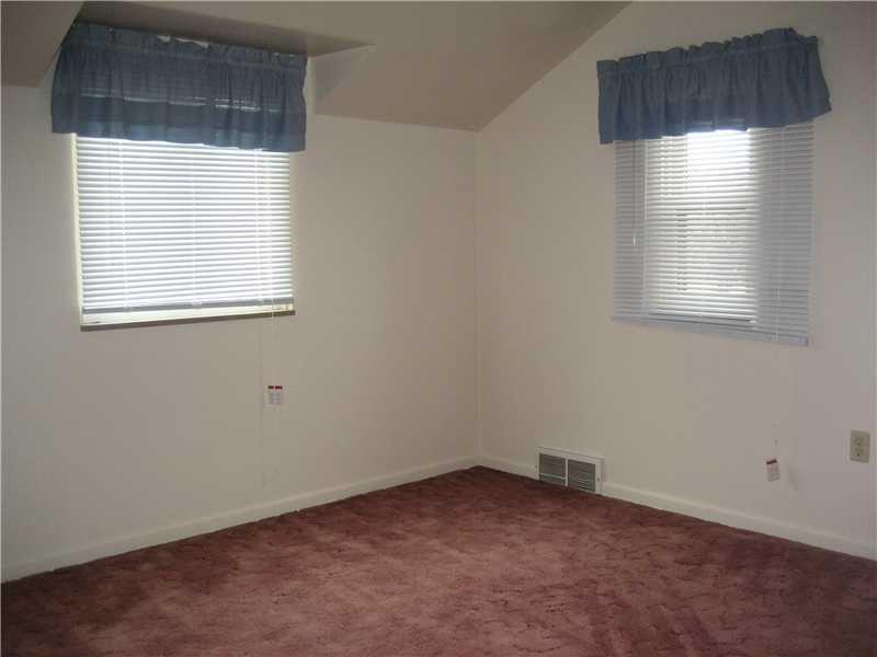 293 Orchard Spring Road Pittsburgh, PA 15220 - Photo 14 of 15 Gallery Image 14