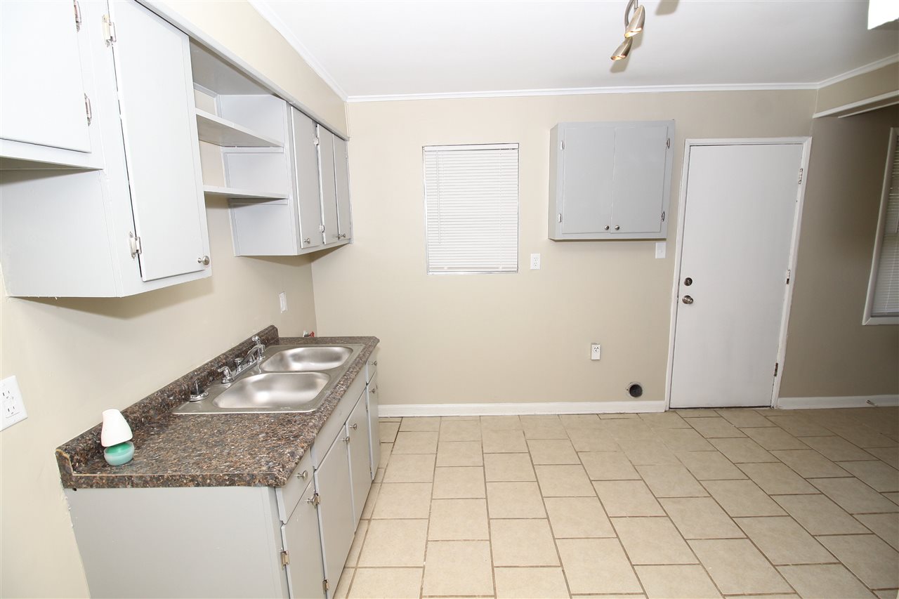 4948 Quince Road Memphis, TN 38117 - Photo 7 of 11