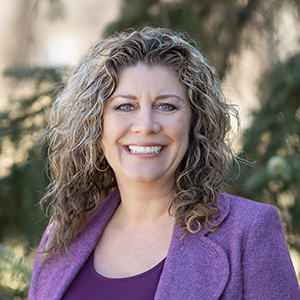 Headshot of Laura Hewitt