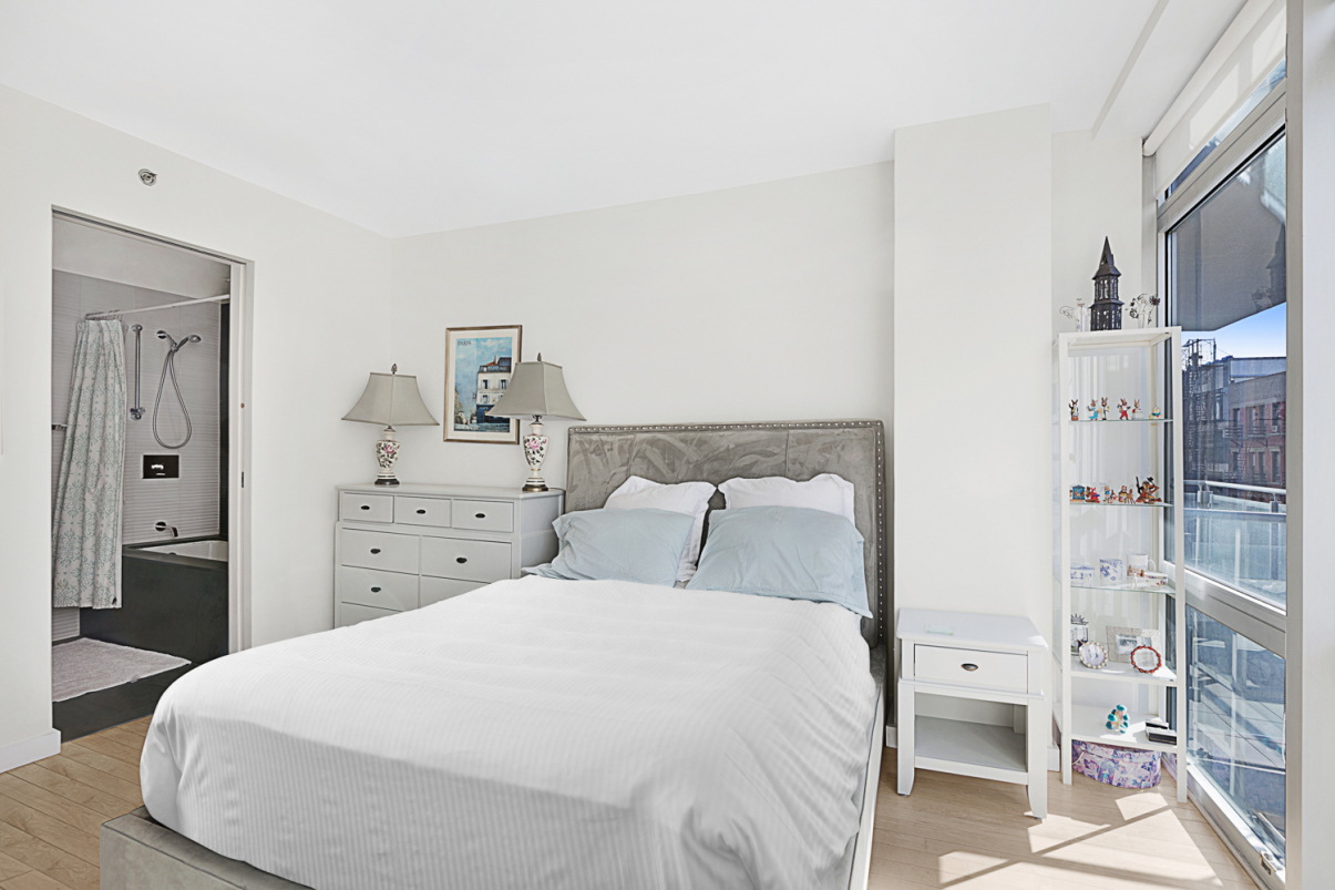 425 East 13th Street, Unit 5J Manhattan, NY 10009 - Photo 4 of 11