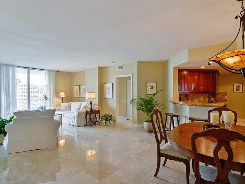 701 Brickell Key Boulevard, Unit 1402 Miami, FL 33131 - Photo 6 of 20