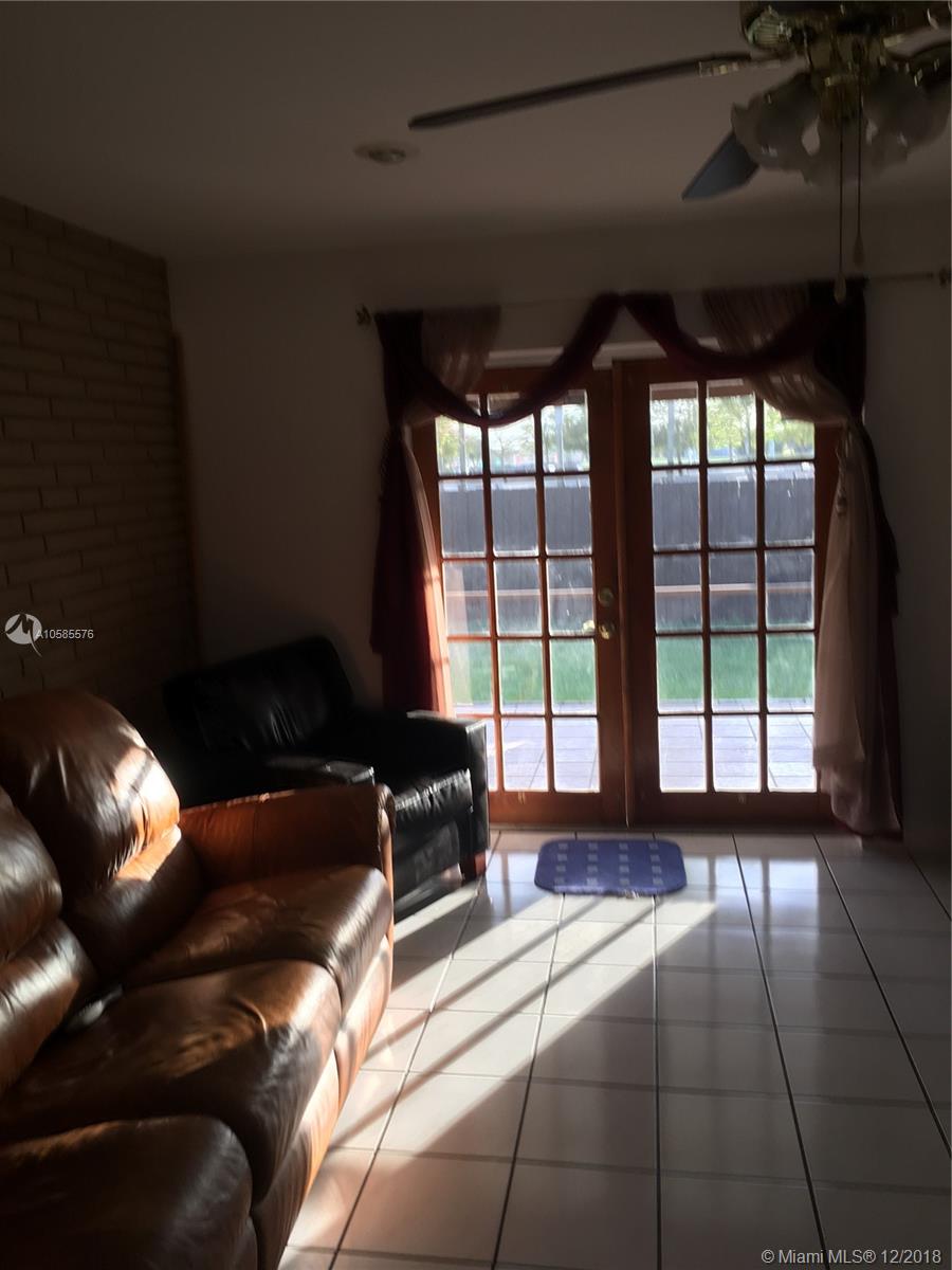 8111 Southwest 129th Avenue Miami, FL 33183 - Photo 4 of 10