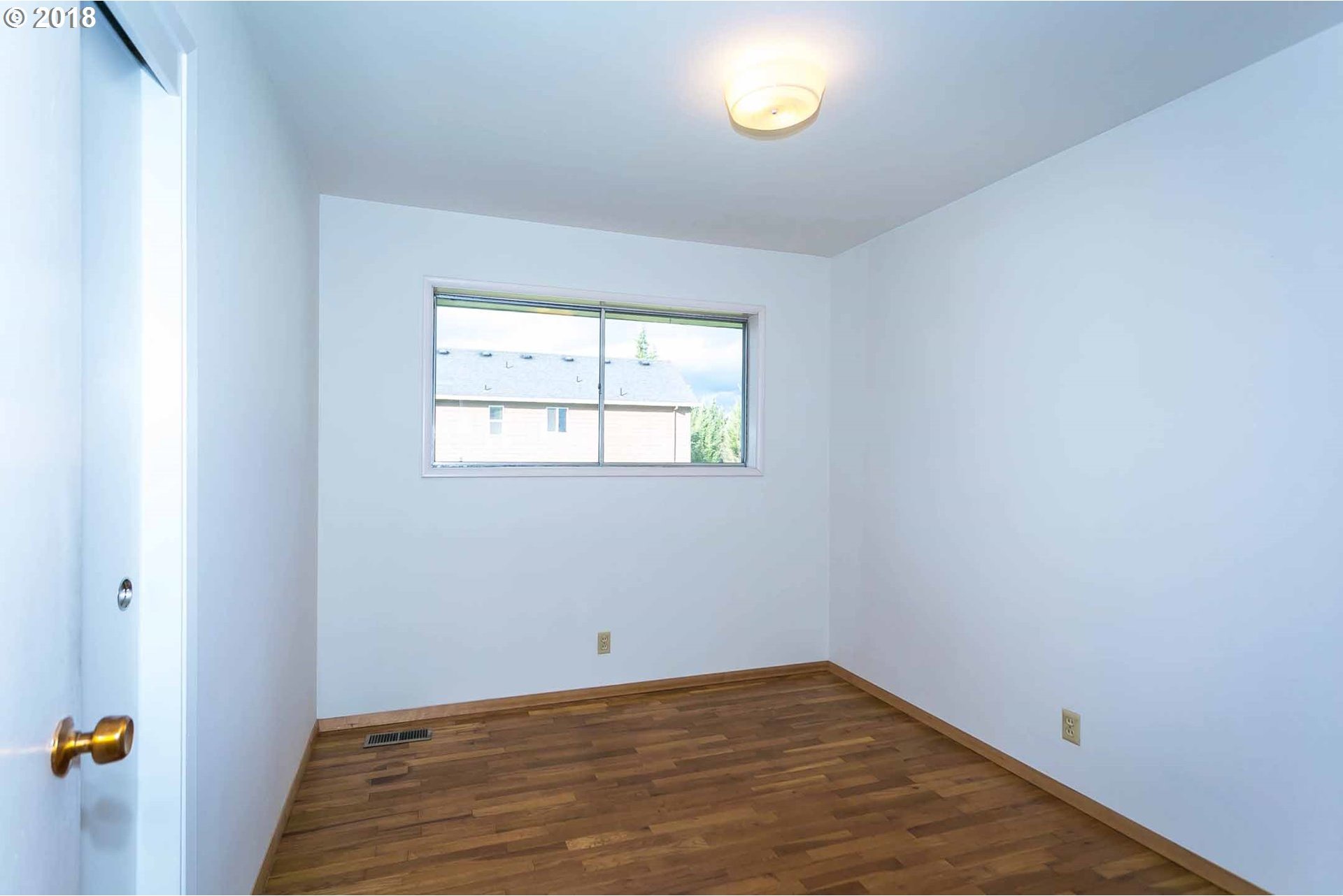 5459 Southeast Golden Road Hillsboro, OR 97123 - Photo 11 of 29 Gallery Image 11