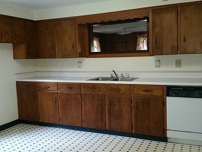 508 County Line Road Acme, PA 15610 - Photo 4 of 18