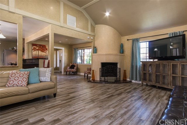 23408 Cherry Street Newhall, CA 91321 - Photo 6 of 28