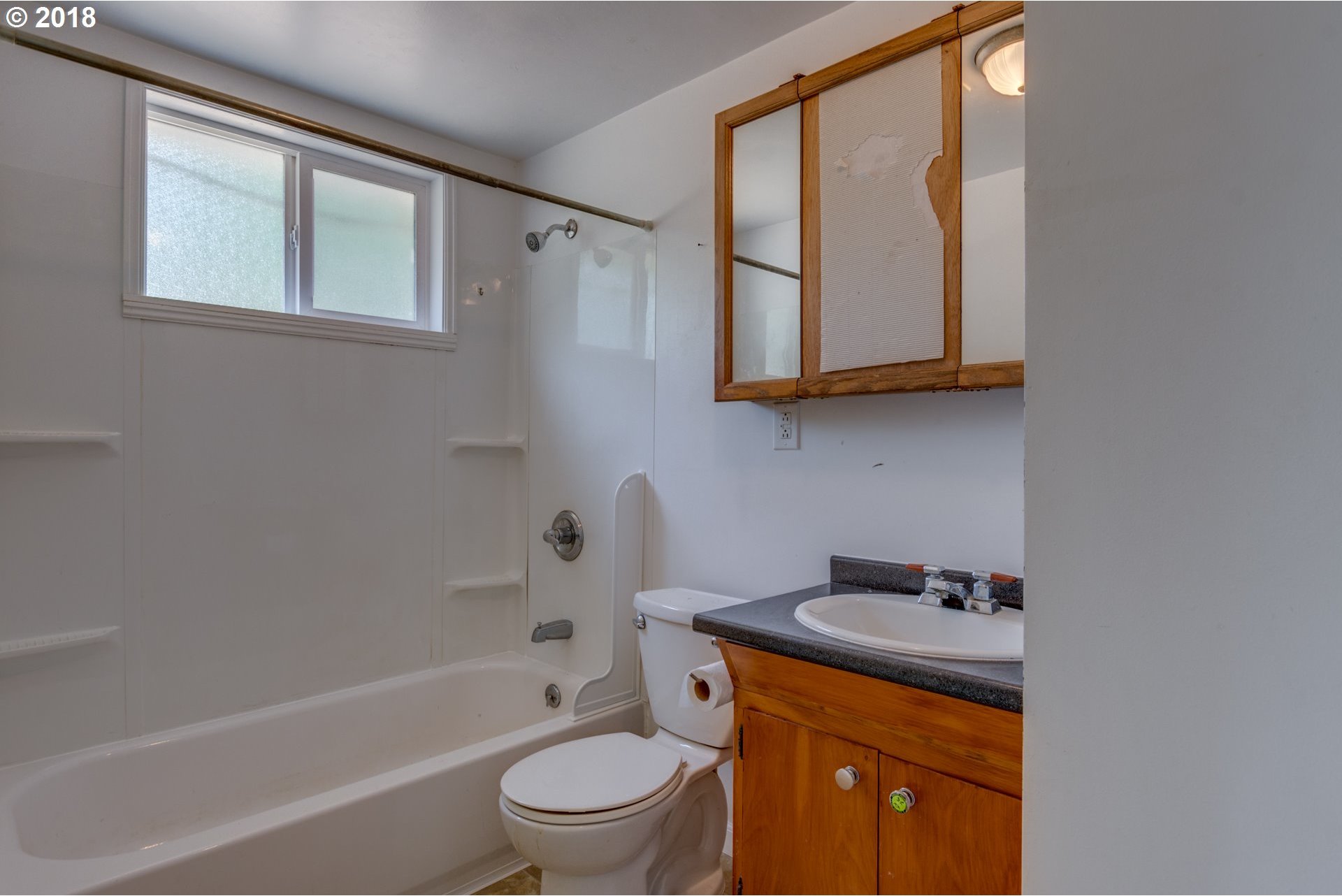 655 Southeast Rene Avenue Gresham, OR 97080 - Photo 12 of 21 Gallery Image 12