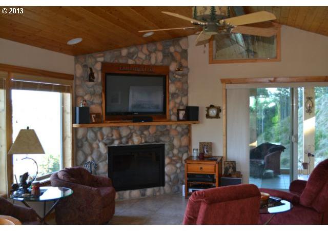 94424 Tom Cat Hill Road Gold Beach, OR 97444 - Photo 12 of 16 Gallery Image 12