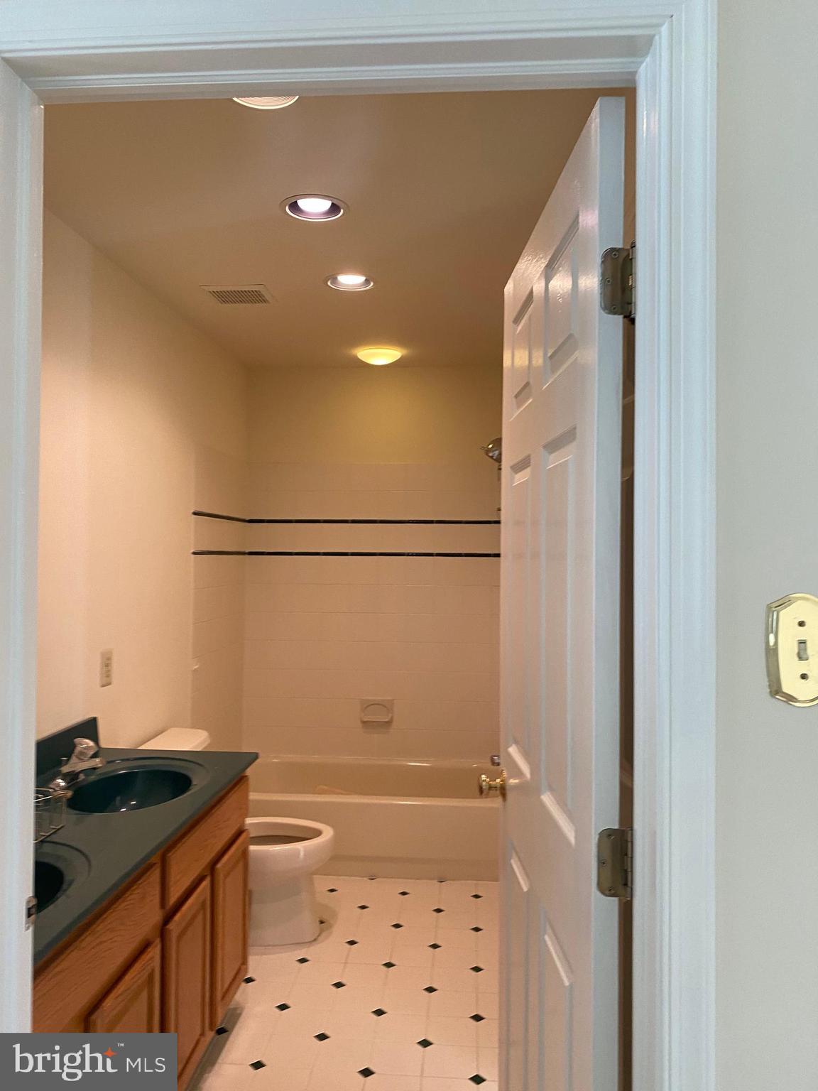 563 Exeter Court Ambler, PA 19002 - Photo 19 of 21