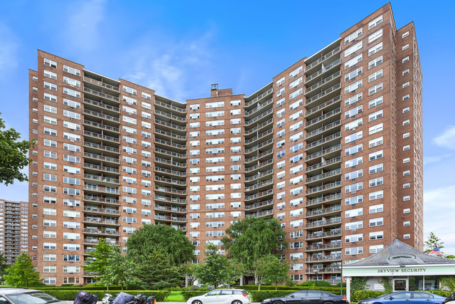 Skyview on the Hudson 5800 Arlington Ave, Bronx, NY 10471 - Photo 1 of 21
