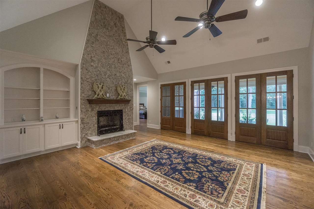 5282 Normandy Road Memphis, TN 38120 - Photo 3 of 25 Gallery Image 3