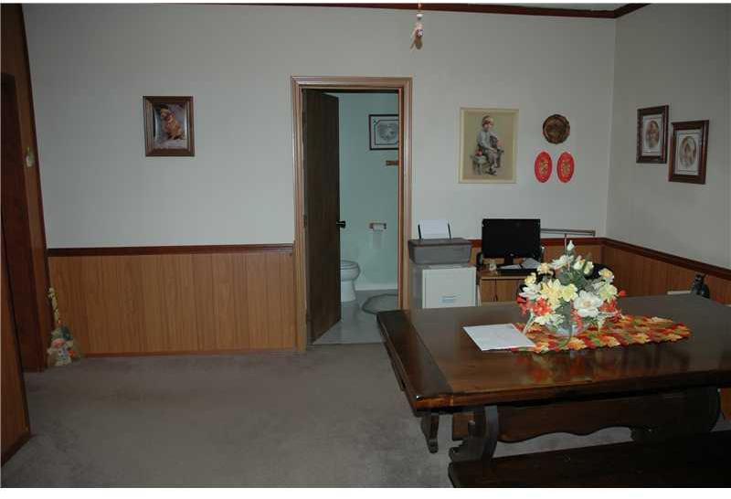 449 New York Avenue Rochester, PA 15074 - Photo 5 of 5 Gallery Image 5