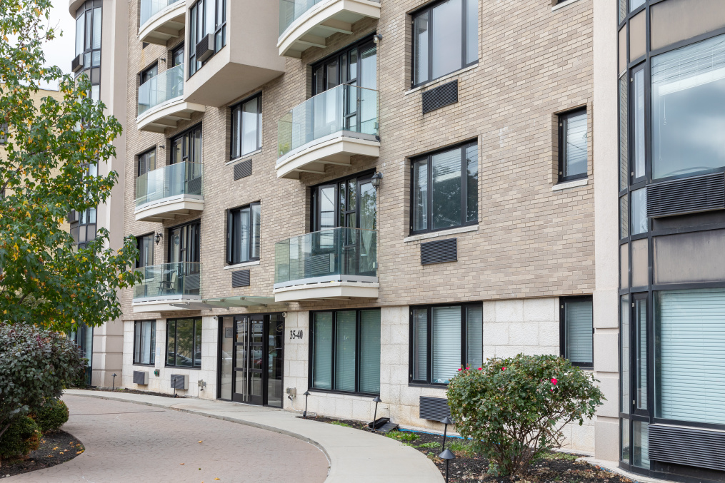 35-40 30th Street, Unit PHB Queens, NY 11106 - Photo 7 of 9