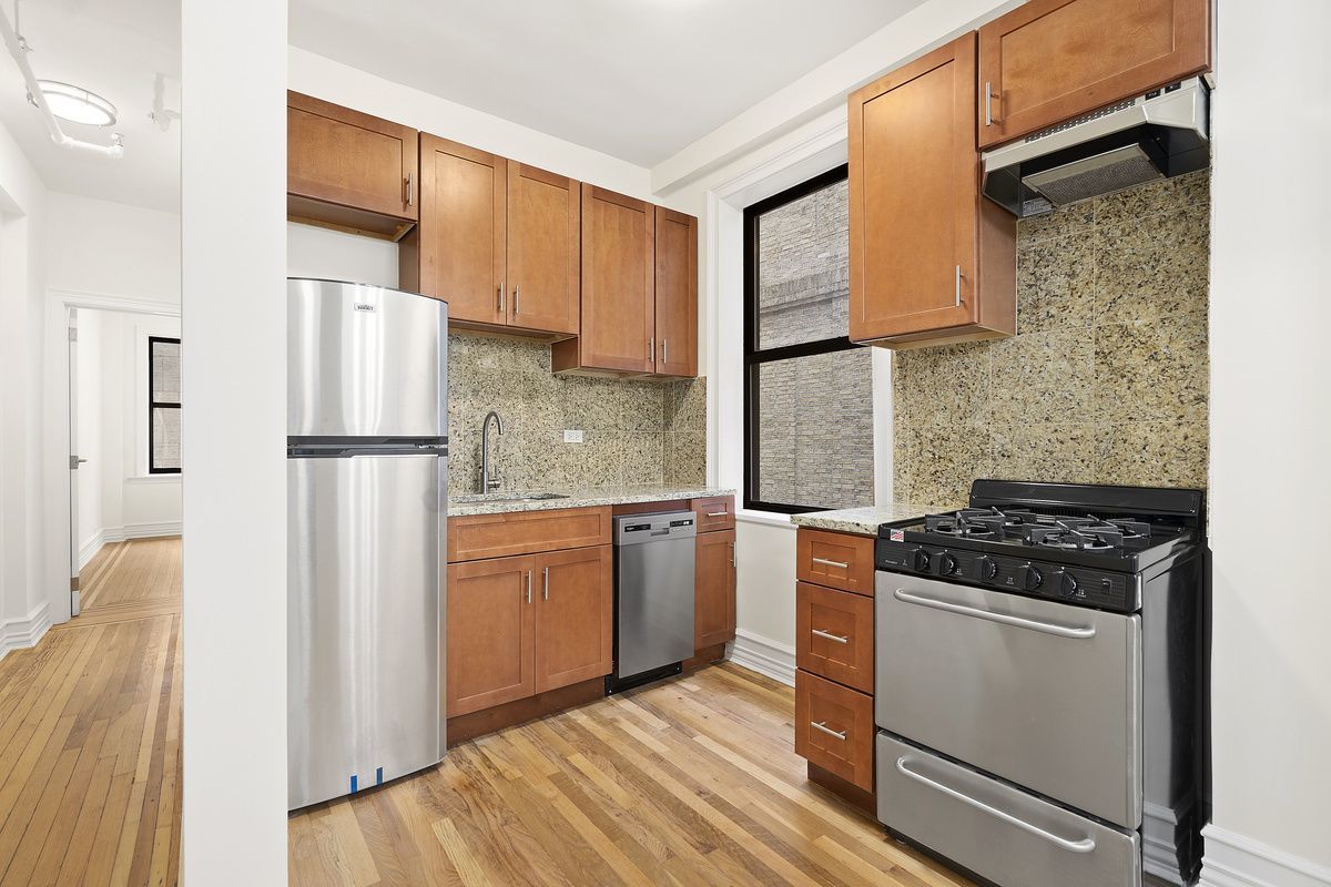 245 West 51st Street, Unit 607 Manhattan, NY 10019 - Photo 1 of 9