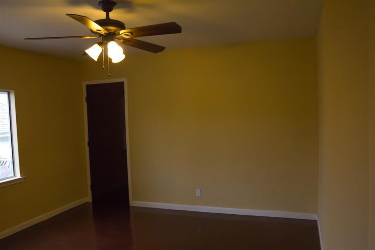 1909 Locust Ravine Bakersfield, CA 93306 - Photo 11 of 20 Gallery Image 11