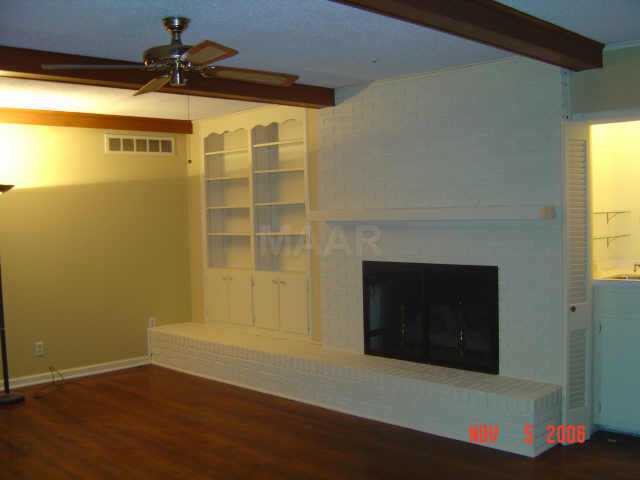 5376 Walnut Grove Road Memphis, TN 38120 - Photo 9 of 10 Separate BF area