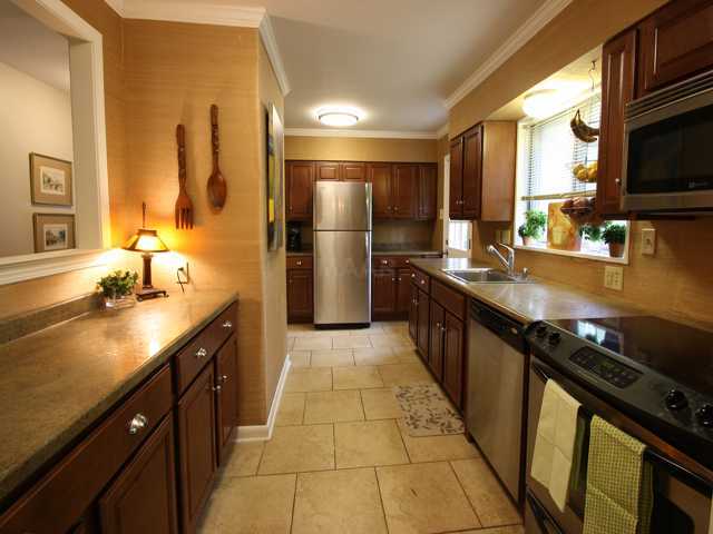 417 Green Acres Road Memphis, TN 38117 - Photo 2 of 4 Beautiul updated kitchen with stainless steel appliances opens to living room and dining room