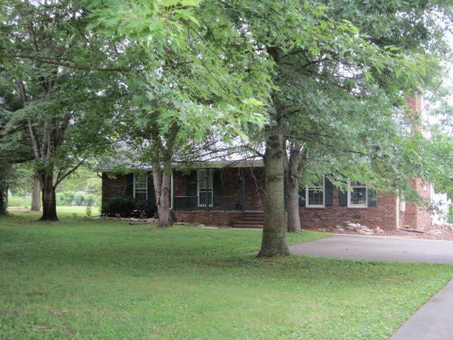 3794 Barfield Crescent Road Murfreesboro, TN 37128 - Photo 5 of 10 Another picture of the front of this spacious well maintained home!