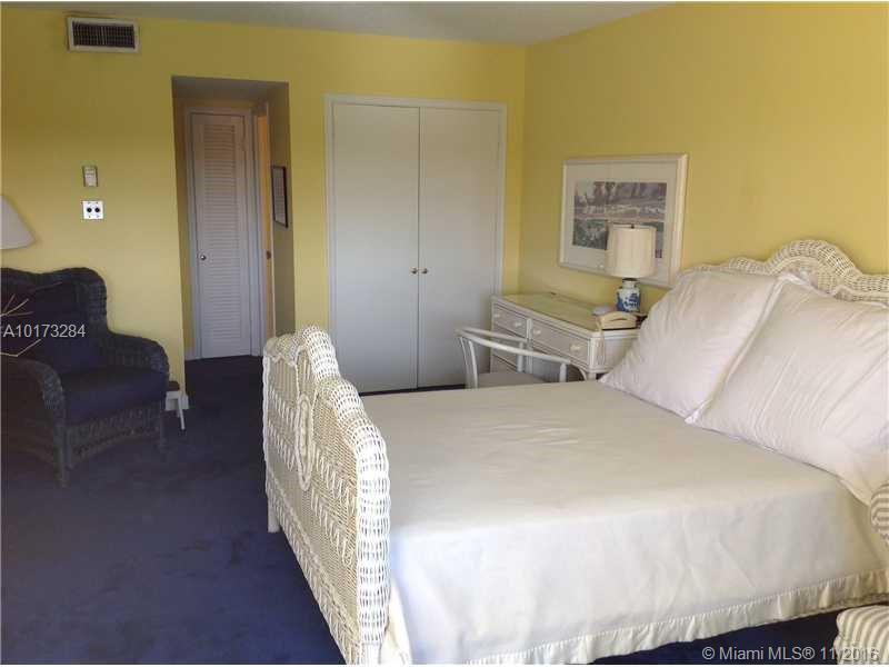 5750 Collins Avenue, Unit 4F Miami Beach, FL 33140 - Photo 11 of 18