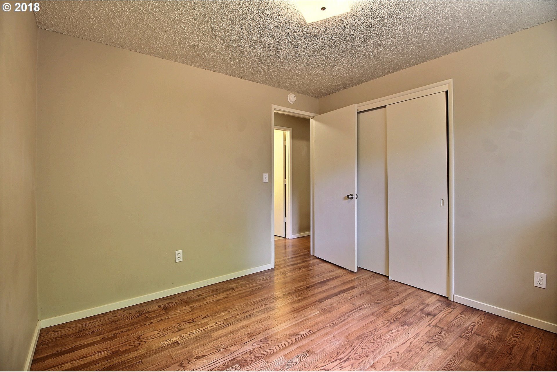 1802 Southwest Logan Street Portland, OR 97219 - Photo 13 of 16 Gallery Image 13