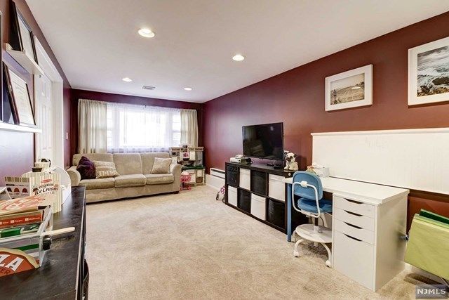 27 Timothy Road Wayne, NJ 07470 - Photo 13 of 25 Gallery Image 13