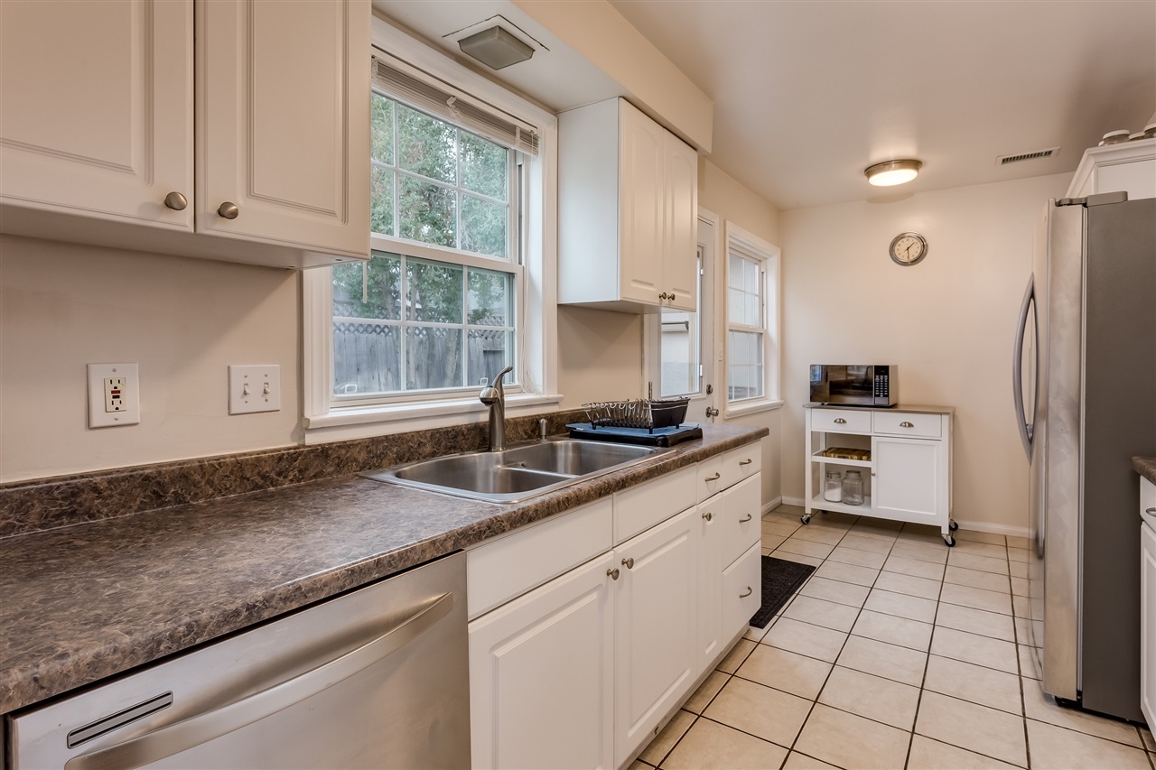 14063 Halper Road Poway, CA 92064 - Photo 7 of 22