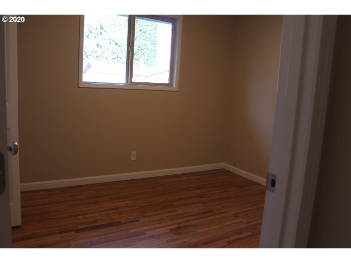 3733 Cherokee Drive Springfield, OR 97478 - Photo 6 of 19