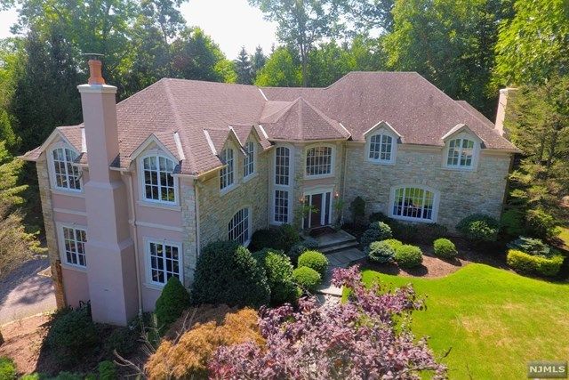 45 Hampshire Road Mahwah, NJ 07430 - Photo 5 of 25
