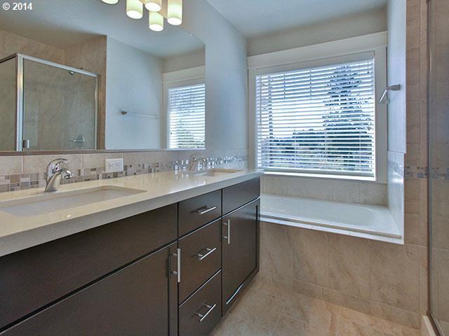 5011 Southeast Tibbetts Street, Unit 7 Portland, OR 97206 - Photo 7 of 16