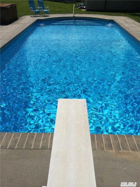 17 Inverness Road Holbrook, NY 11741 - Photo 17 of 19