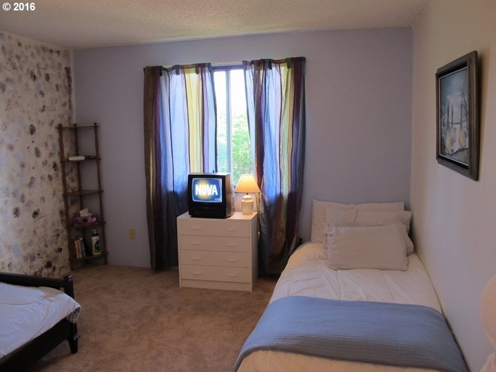 14095 Southwest Walker Road, Unit 39 Beaverton, OR 97005 - Photo 8 of 10 Gallery Image 8