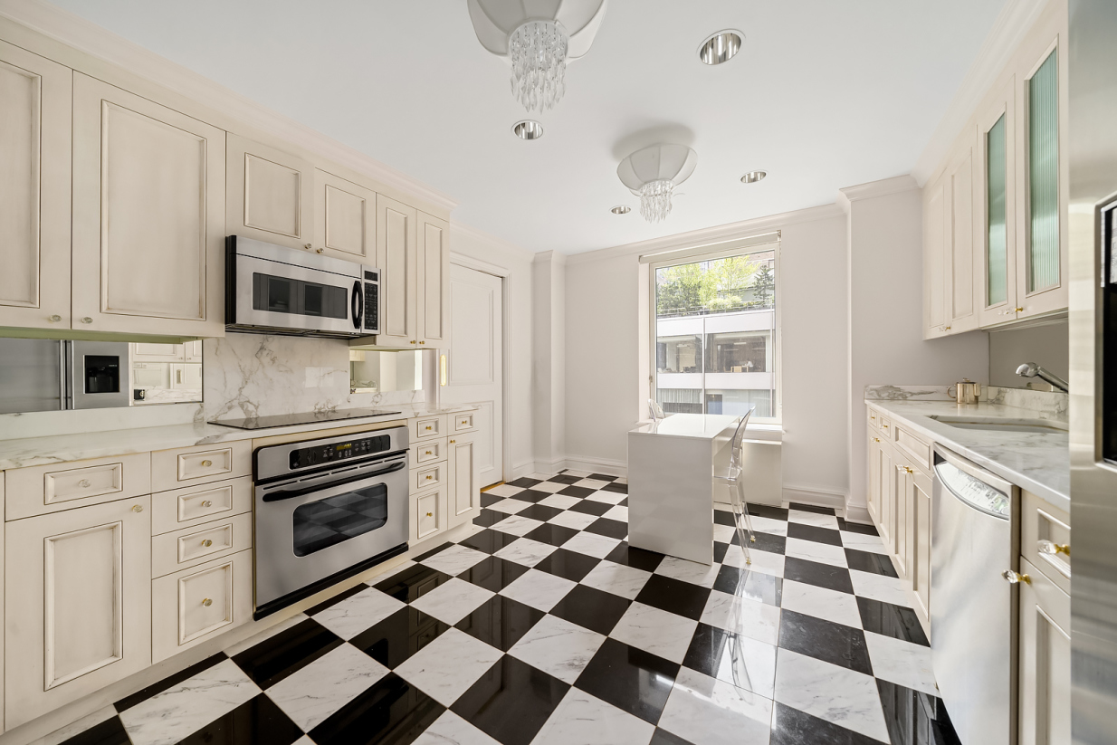 502 Park Avenue, Unit 12D Manhattan, NY 10022 - Photo 7 of 8