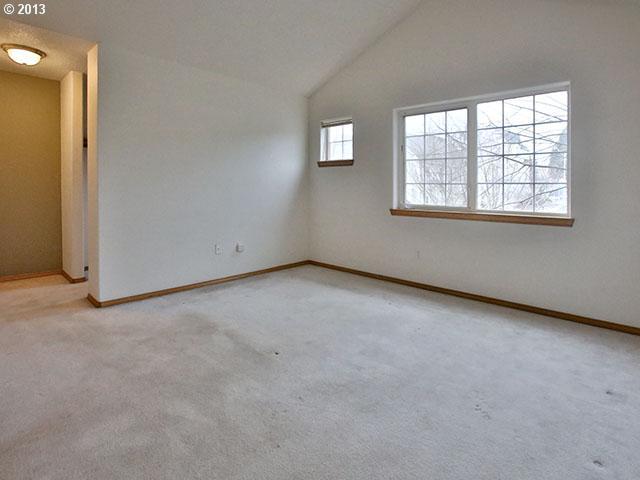 508 Northeast Roth Street Portland, OR 97211 - Photo 8 of 16 Gallery Image 8