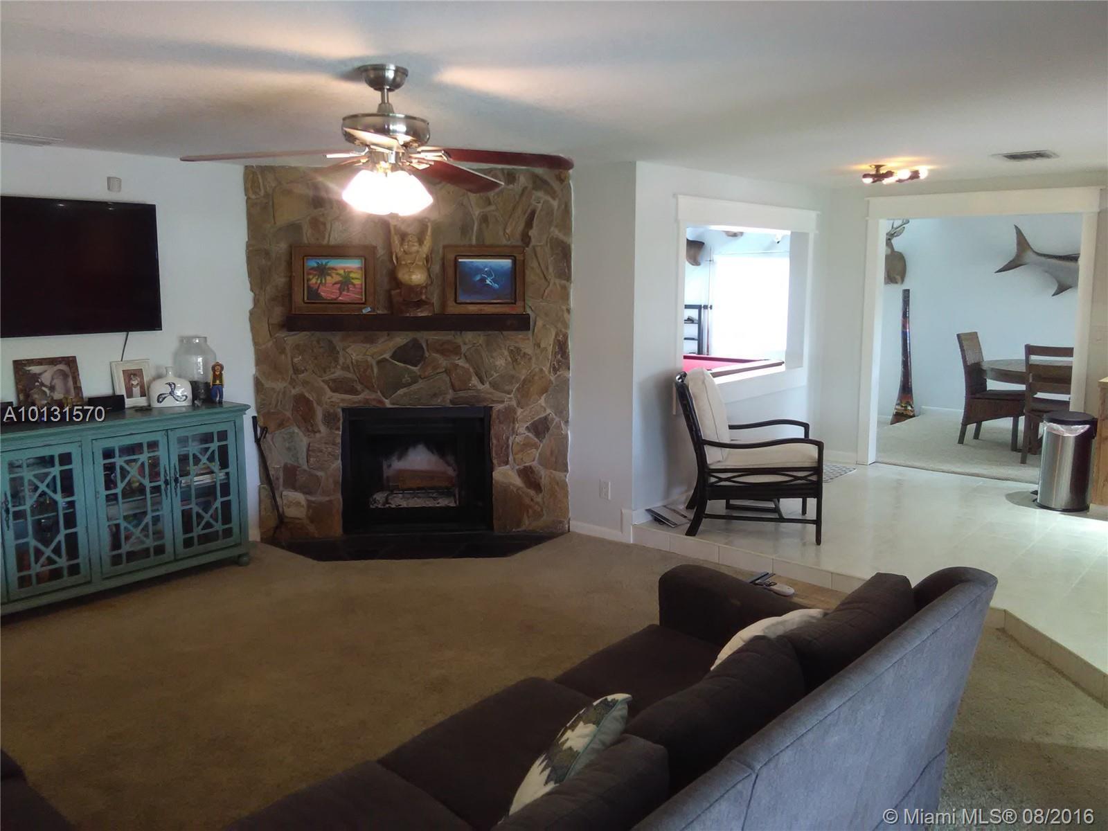 8421 Southwest 28th Street Davie, FL 33328 - Photo 5 of 34