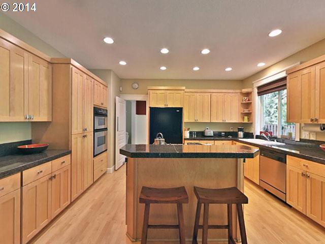 10364 Southwest Todd Street Portland, OR 97225 - Photo 13 of 16