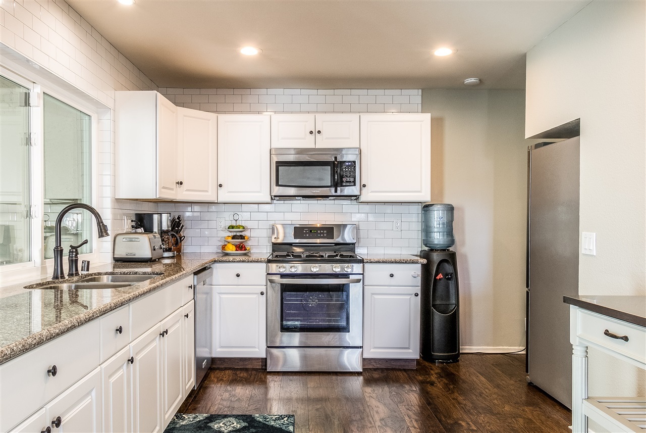 295 Countryhaven Road Encinitas, CA 92024 - Photo 5 of 24