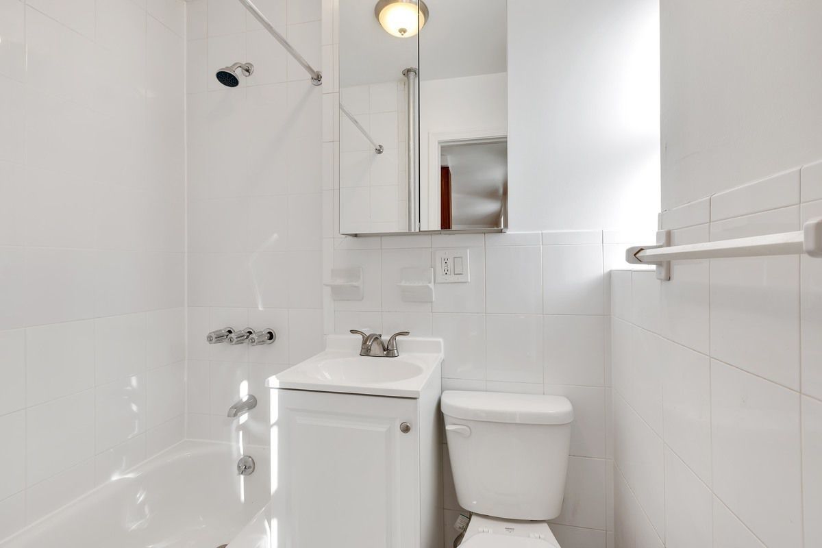 359 West 45th Street, Unit 2FS Manhattan, NY 10036 - Photo 5 of 6