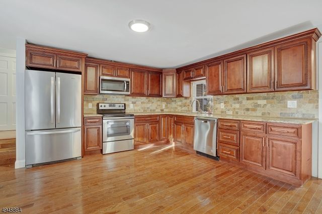 $245,900 | 271 Riverlawn Drive, Wayne, NJ 07470