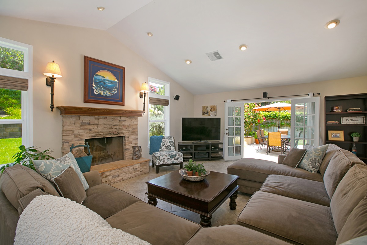 527 Gardendale Road Encinitas, CA 92024 - Photo 6 of 25