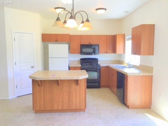 652 Northeast Mason Road Bend, OR 97701 - Photo 8 of 13 Gallery Image 8
