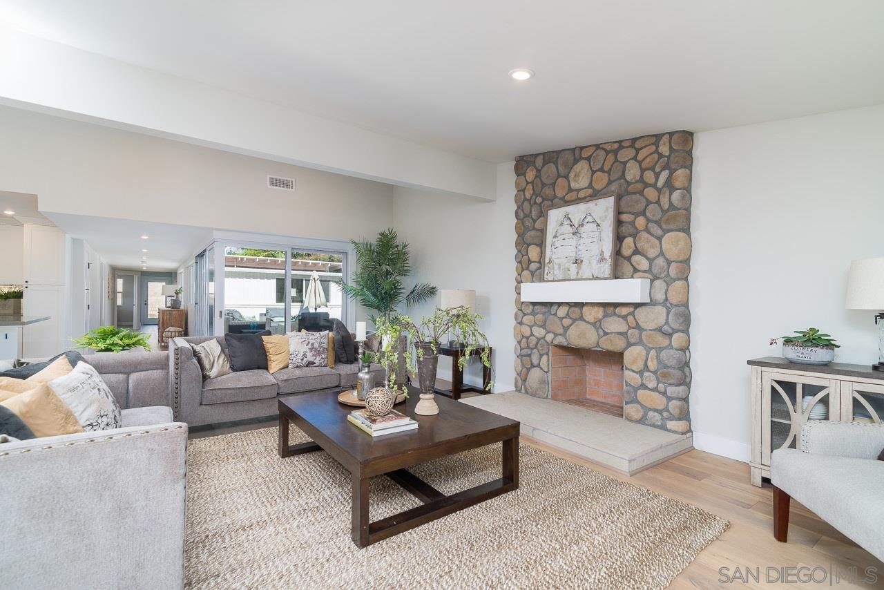 1375 Hygeia Avenue Encinitas, CA 92024 - Photo 8 of 25