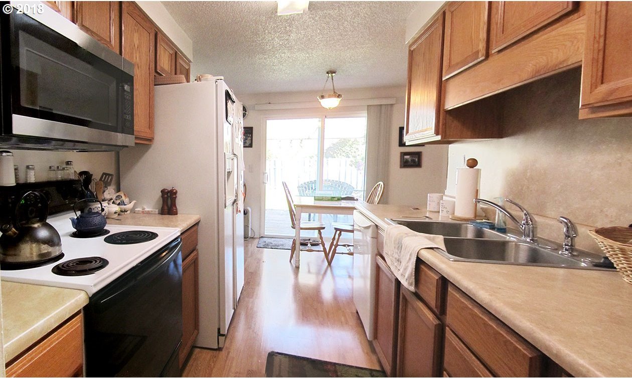 176 V Street Springfield, OR 97477 - Photo 11 of 15