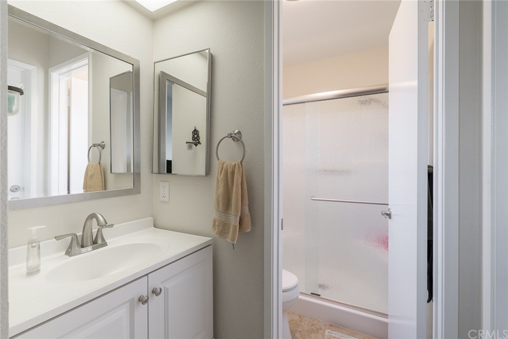 1207 Paseo Hermosa Oceanside, CA 92056 - Photo 12 of 23 Master Bathroom