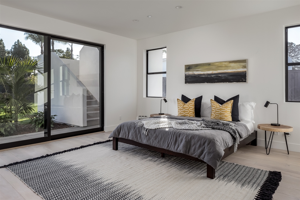 1114 Crest Drive Encinitas, CA 92024 - Photo 14 of 18