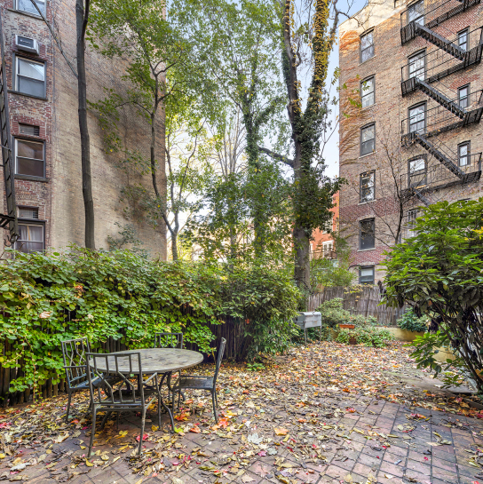 73 Perry Street Manhattan, NY 10014 - Photo 21 of 24