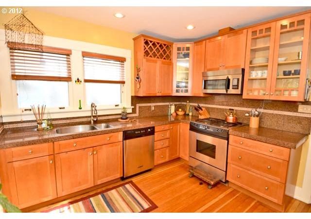 3316 Northeast Tillamook Street Portland, OR 97212 - Photo 7 of 16