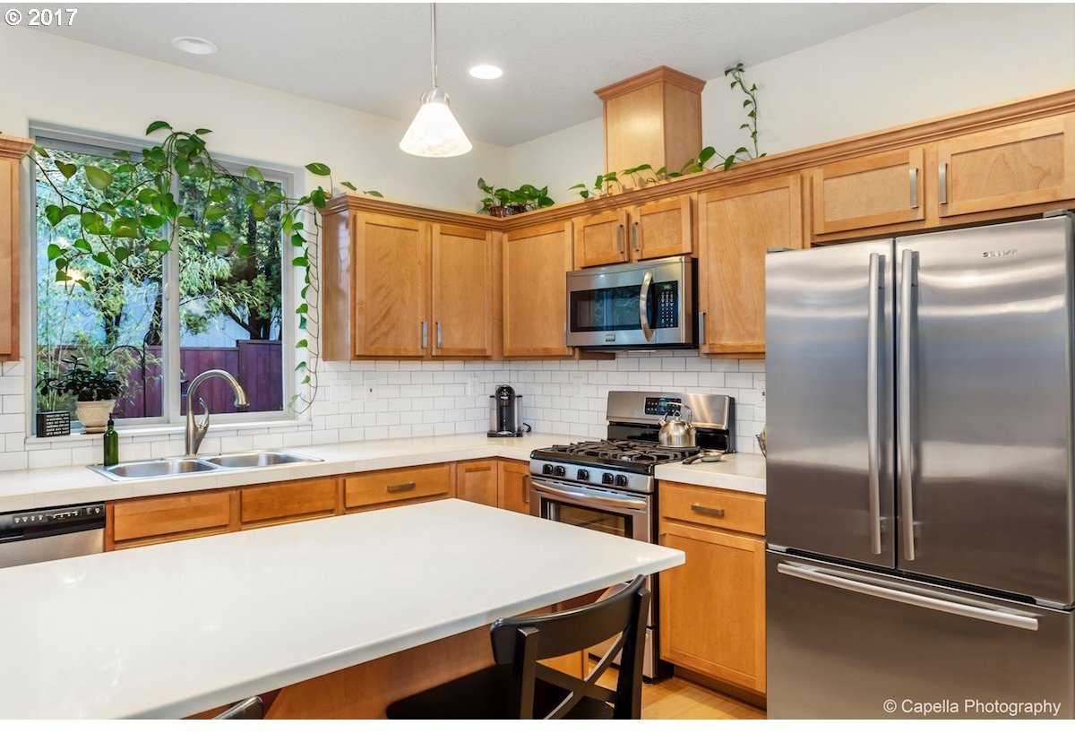 5406 Southwest Taylors Ferry Road Portland, OR 97219 - Photo 8 of 28