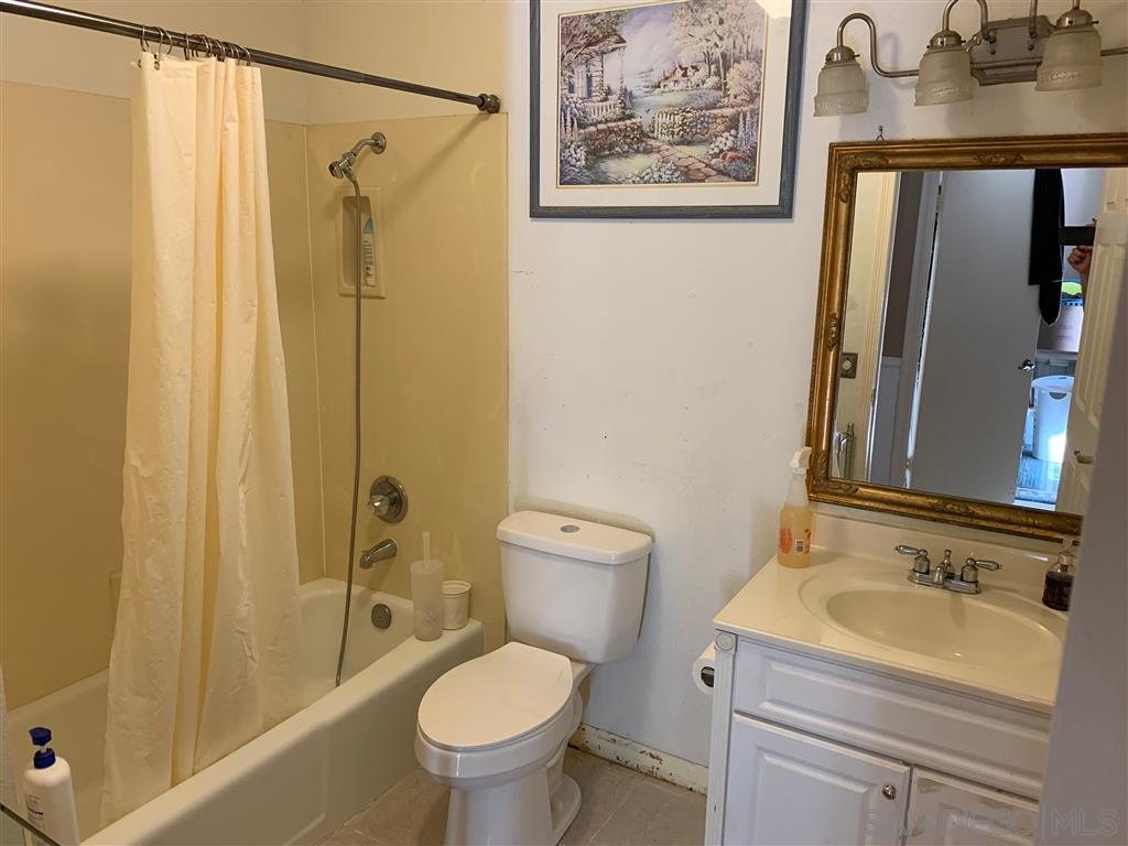 180 Floresta Fallbrook, CA 92028 - Photo 10 of 13 Gallery Image 10