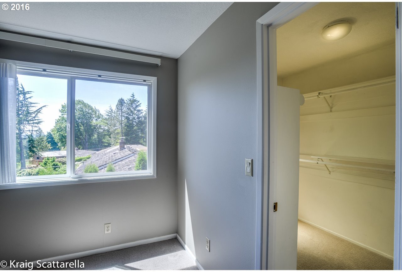 4123 Southwest Jerald Way Portland, OR 97221 - Photo 11 of 25