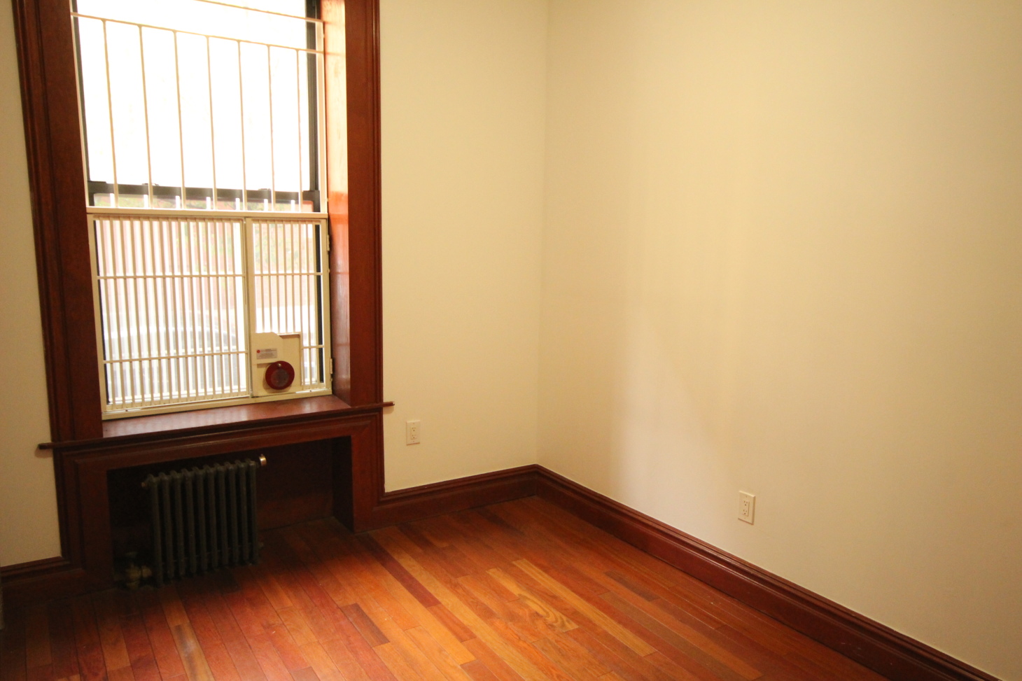 324 East 94th Street, Unit 1W Manhattan, NY 10128 - Photo 1 of 5